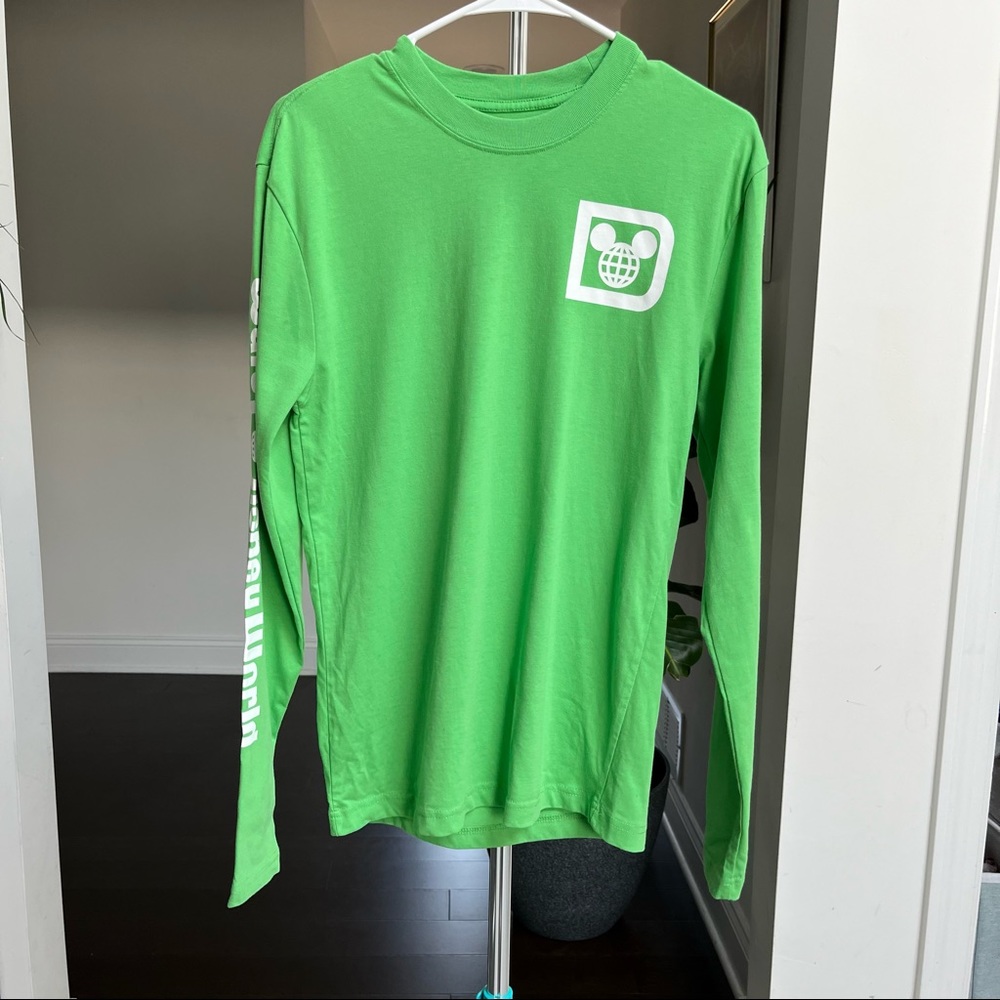 Walt Disney World Women’s Green Long Sleeve Shirt Size Small